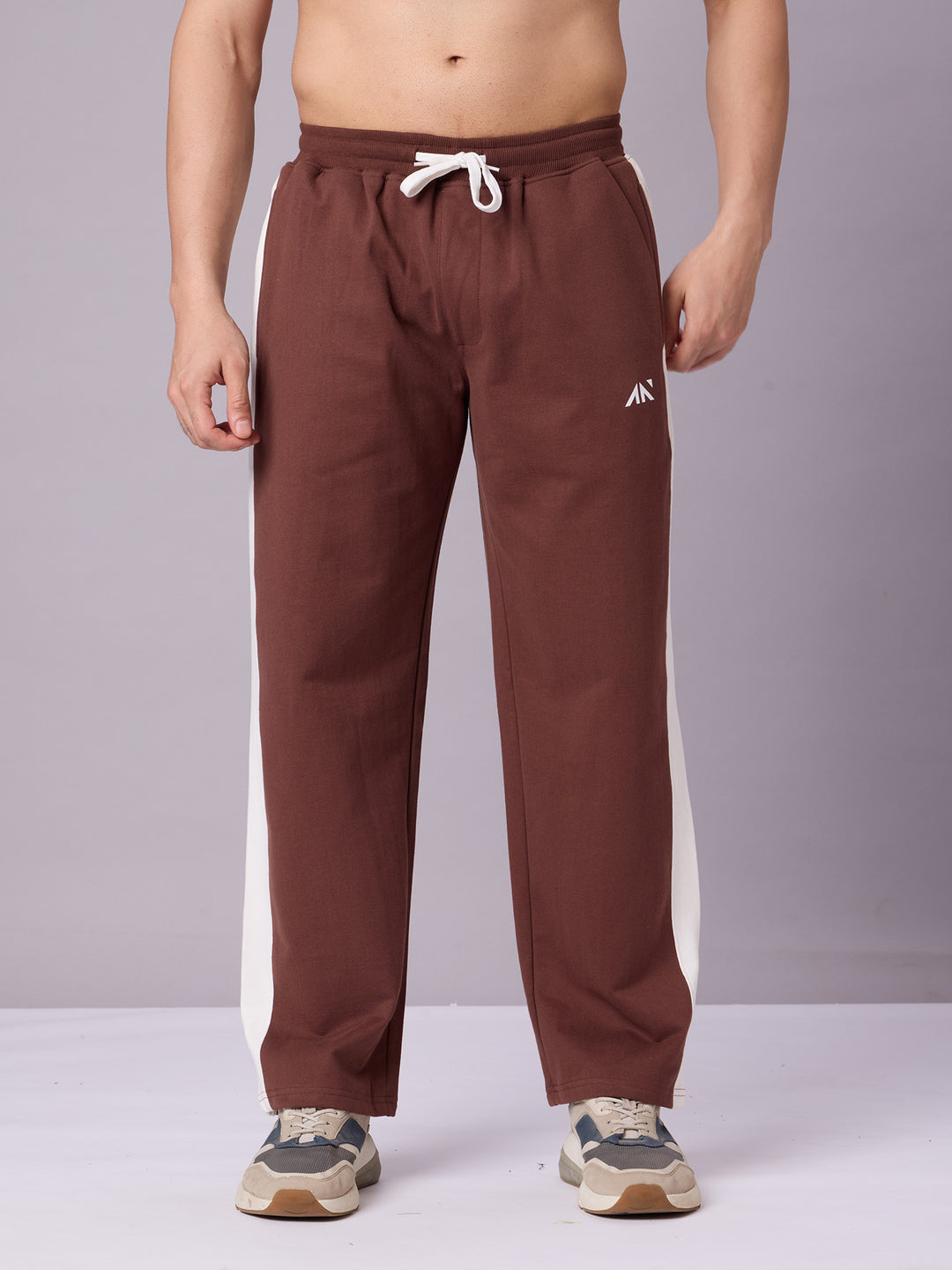 Straight Fit Panel Jogger (Brown)